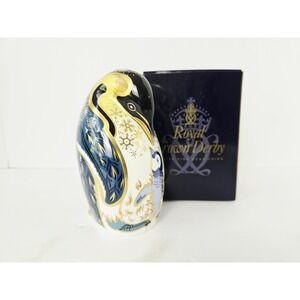 Royal Crown Derby paperweight Penguin and Chick w/ box figurine